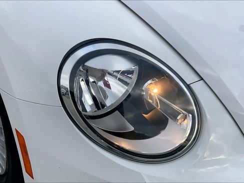 Used 2014 Volkswagen Beetle 2.5 FWD image 23