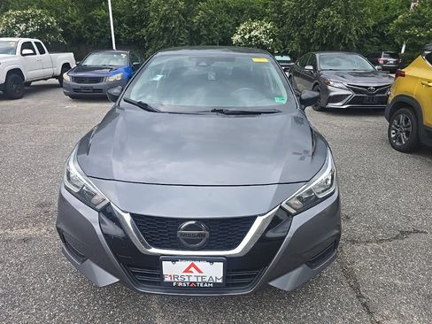 Used 2021 Nissan Versa S FWD image 2