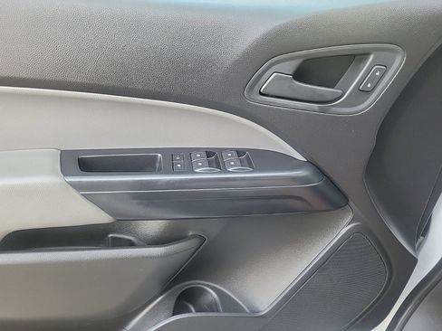 Used 2019 GMC Canyon 2WD Crew Cab w/ Convenience Package image 18