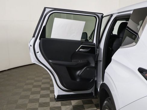 New 2026 Mitsubishi Outlander ES image 22