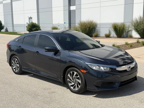 Used 2017 Honda Civic EX image 3