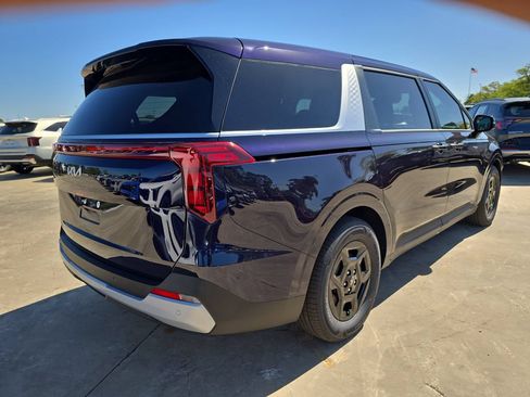 New 2026 Kia Carnival FWD image 8
