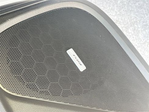 Used 2023 Chevrolet Traverse Premier image 19