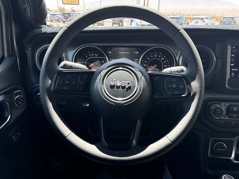 Used 2023 Jeep Gladiator Sport AWD/4WD image 14