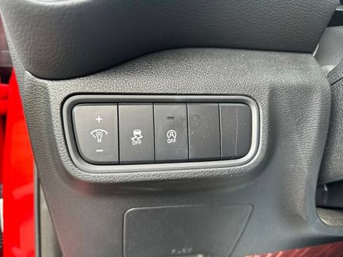 Certified 2025 Kia Soul LX w/ LX Technology Package FWD image 39