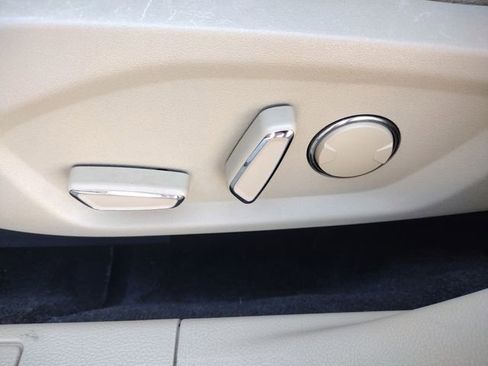 Used 2016 Ford Fusion SE w/ Equipment Group 202A image 33