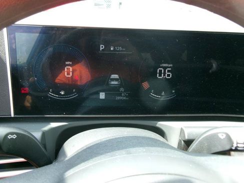 Used 2025 Hyundai Tucson SEL FWD image 14