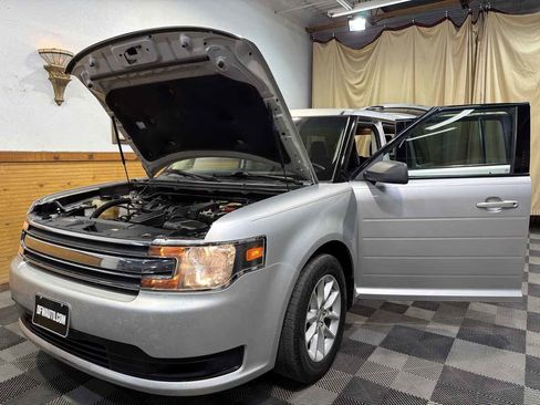 Used 2016 Ford Flex SE image 11