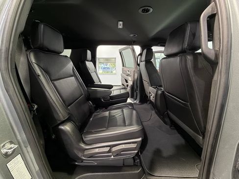 Used 2025 GMC Yukon XL Denali AWD/4WD image 14