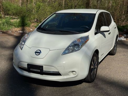 Used 2017 Nissan Leaf SV FWD image 1
