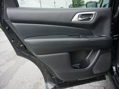 Used 2020 Nissan Pathfinder SV w/ Cargo Package FWD image 12