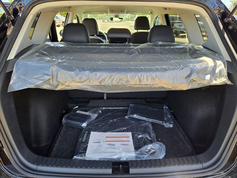 New 2025 Volkswagen Taos SE image 6