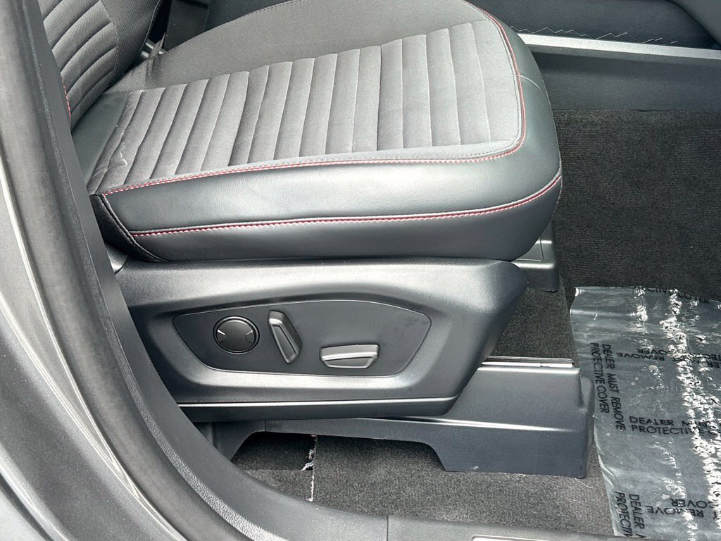 Used 2026 Ford Explorer ST-Line w/ ST-Line Street Pack RWD image 40