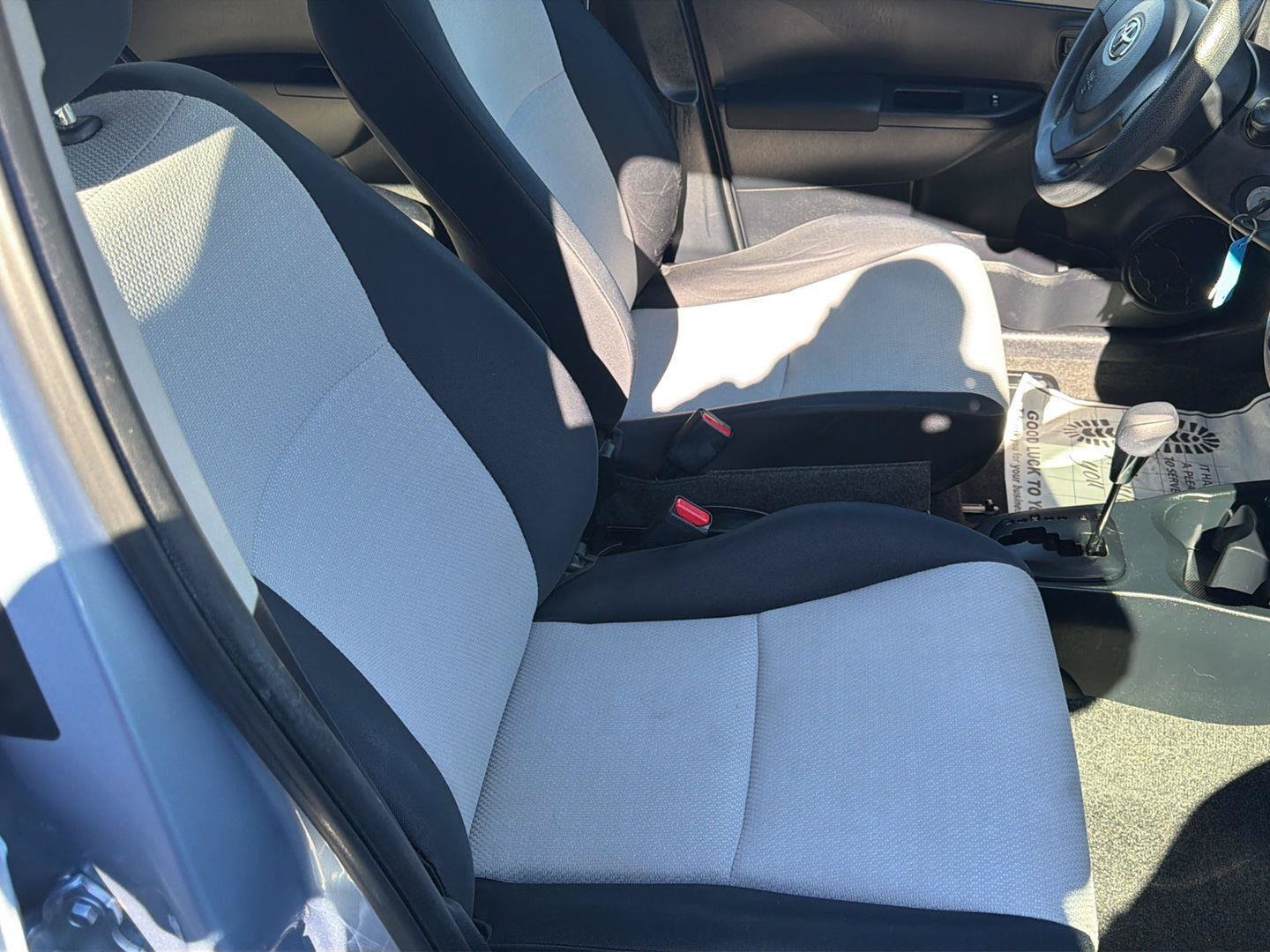 Used 2012 Toyota Yaris L FWD image 13