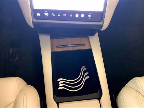 Used 2018 Tesla Model X 75D image 34