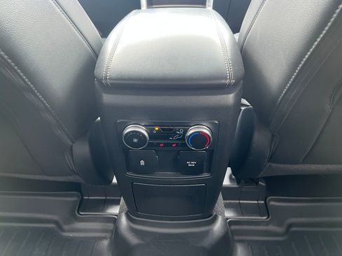 Used 2022 Ford Explorer Limited w/ Equipment Group 301A RWD image 18