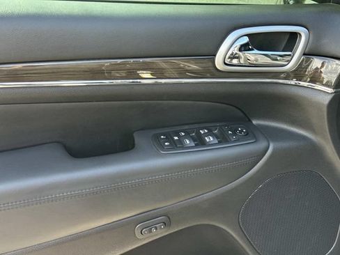 Used 2019 Honda CR-V Touring image 18