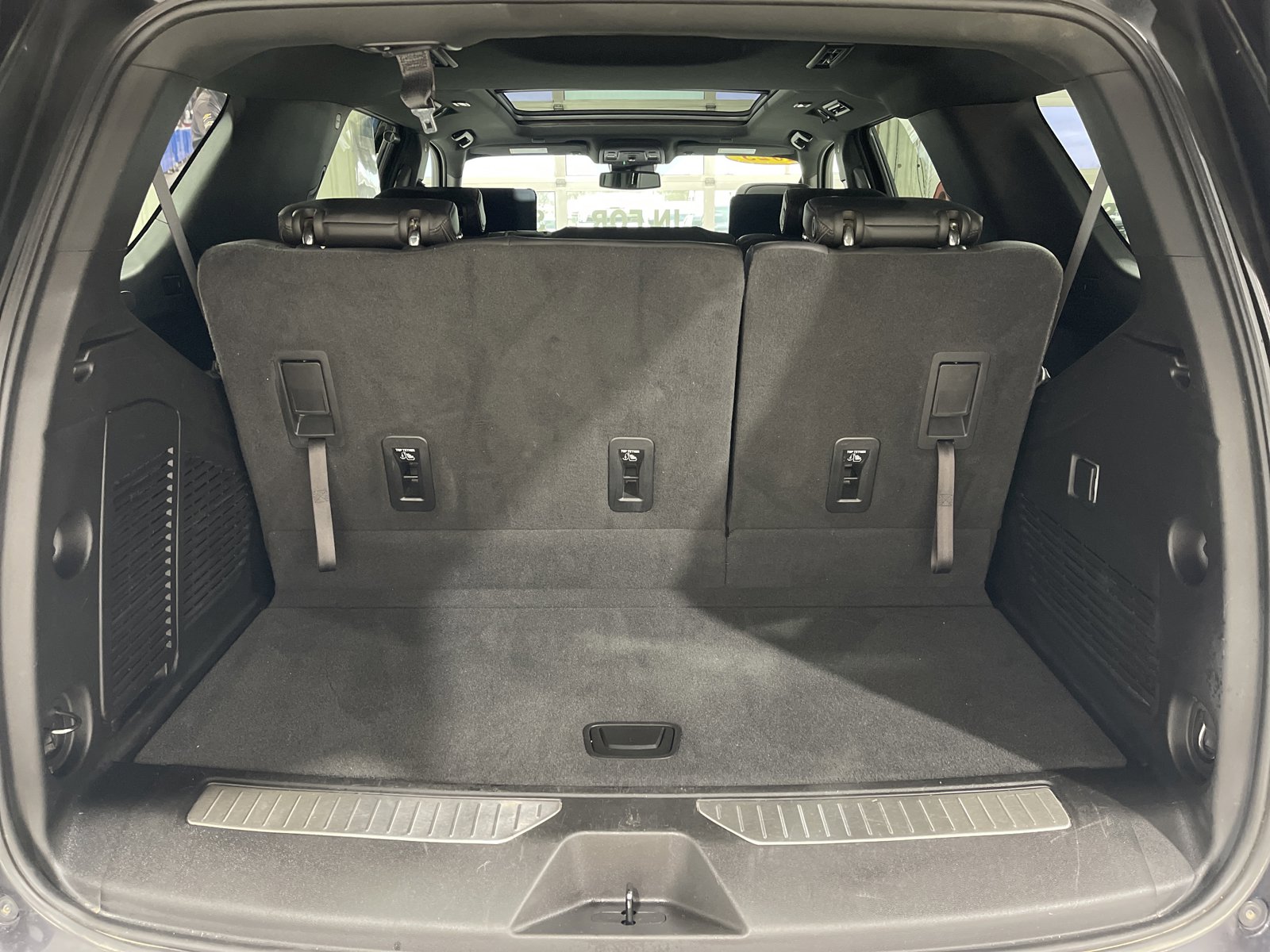 Used 2023 Chevrolet Tahoe RST AWD/4WD image 16