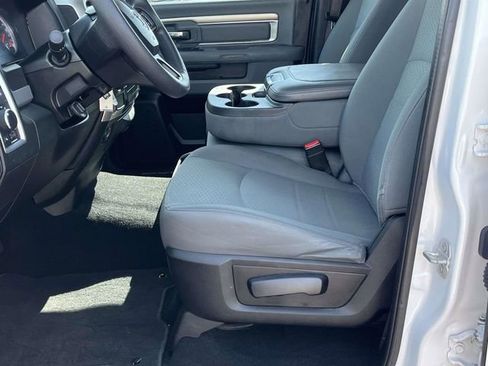 Used 2019 RAM 1500 Classic SLT image 13