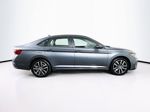 Used 2025 Volkswagen Jetta SE image 10