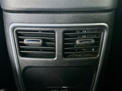 Used 2023 Dodge Charger SXT RWD image 25