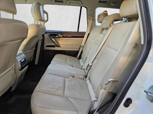 Used 2016 Lexus GX 460 w/ Premium Package image 20