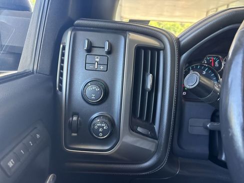 Used 2018 Chevrolet Silverado 2500 High Country w/ Duramax Plus Package AWD/4WD image 18