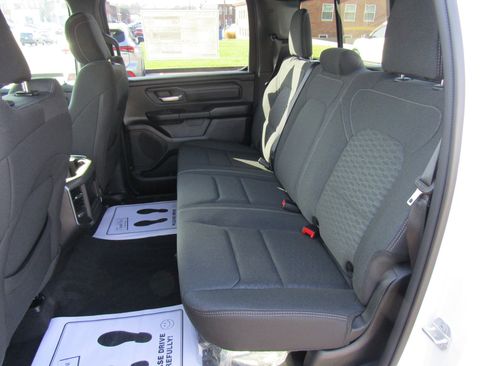 New 2026 RAM 1500 Express AWD/4WD image 12
