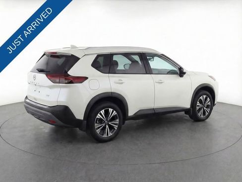 Used 2023 Nissan Rogue SV w/ SV Premium B Package image 6