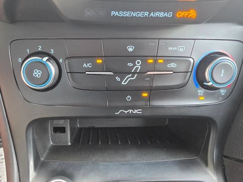 Used 2016 Ford Focus SE FWD image 18