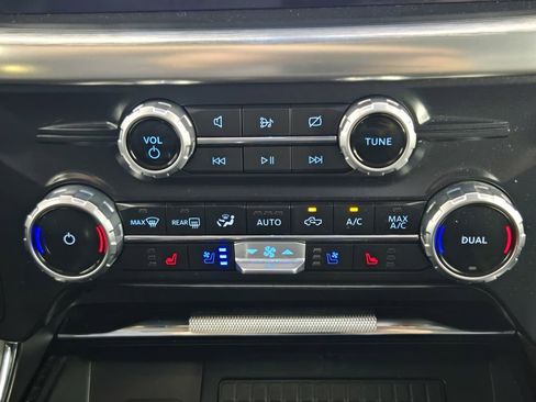 Used 2023 Ford F150 Lariat w/ Equipment Group 502A High AWD/4WD image 19