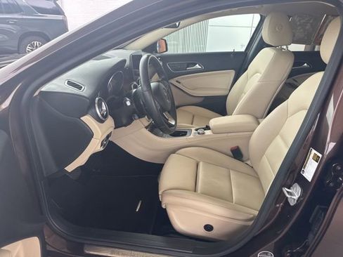 Used 2017 Mercedes-Benz GLA 250 4MATIC image 7