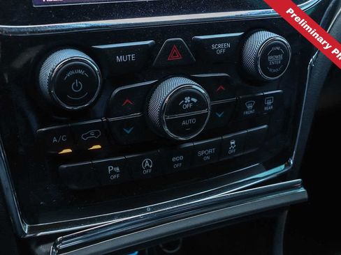 Used 2019 Jeep Grand Cherokee Overland AWD/4WD image 18