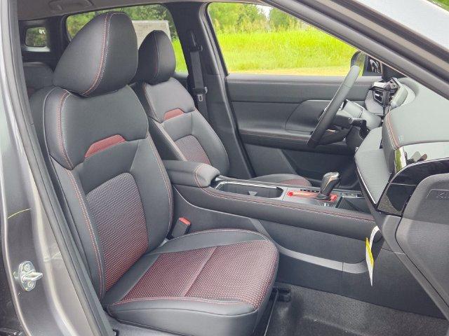 New 2027 Nissan Kicks SR w/ Cold Weather Package FWD image 16