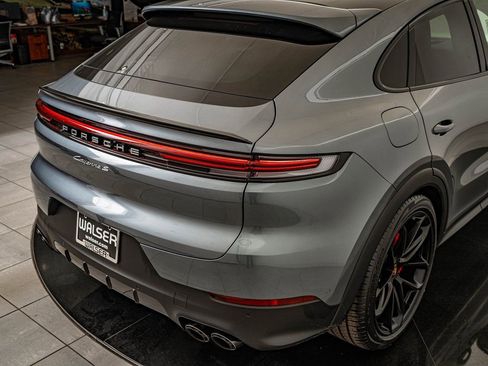 New 2026 Porsche Cayenne S image 21