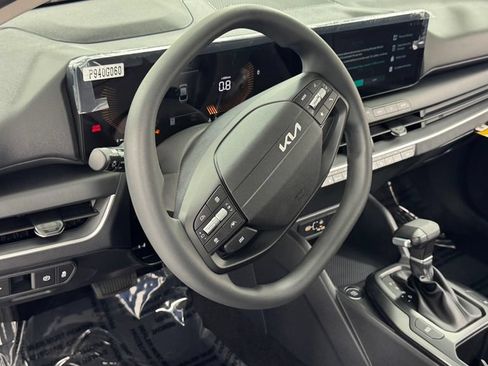 New 2026 Kia K4 FWD image 33