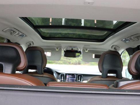 Used 2018 Volvo XC60 T5 Inscription w/ Luxury Seat Package AWD/4WD image 7