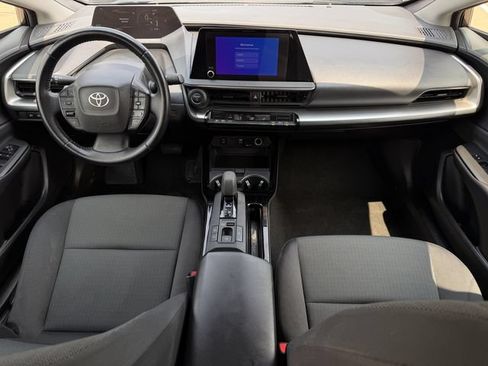 Used 2024 Toyota Prius LE FWD image 9