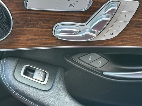 Used 2022 Mercedes-Benz GLC 300 4MATIC image 22