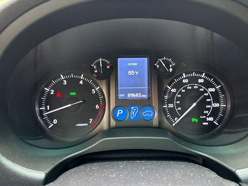 Used 2018 Lexus GX 460 Premium w/ Premium Package image 15