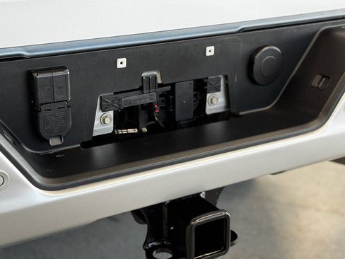 Used 2021 GMC Sierra 3500 Denali w/ Denali Ultimate Package image 40