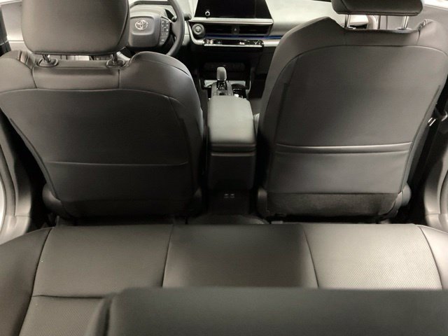 Used 2024 Toyota Prius XLE FWD image 29