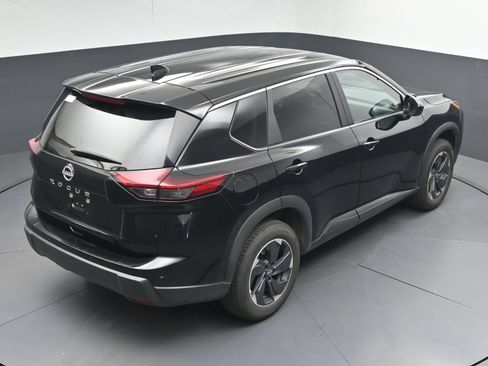 Certified 2025 Nissan Rogue SV FWD image 33