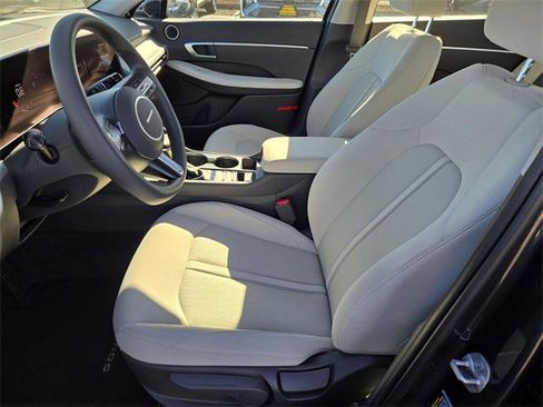 Certified 2025 Hyundai Sonata SE image 16