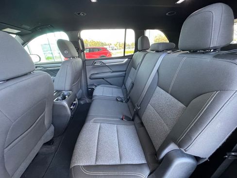 Used 2025 GMC Acadia Elevation image 20