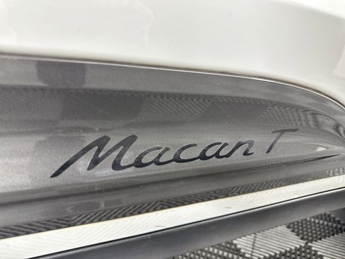 Used 2023 Porsche Macan Turbo image 4