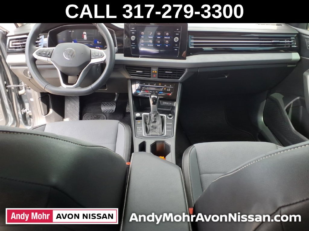 Used 2025 Volkswagen Jetta SE FWD image 37