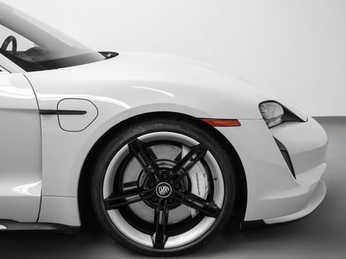 Certified 2021 Porsche Taycan Turbo image 15