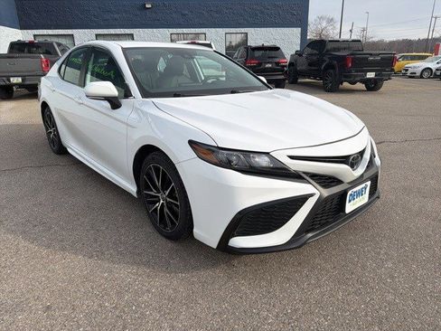 Used 2023 Toyota Camry SE image 7