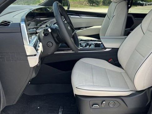 New 2026 Cadillac Escalade ESV Sport w/ Touring Package AWD/4WD image 20